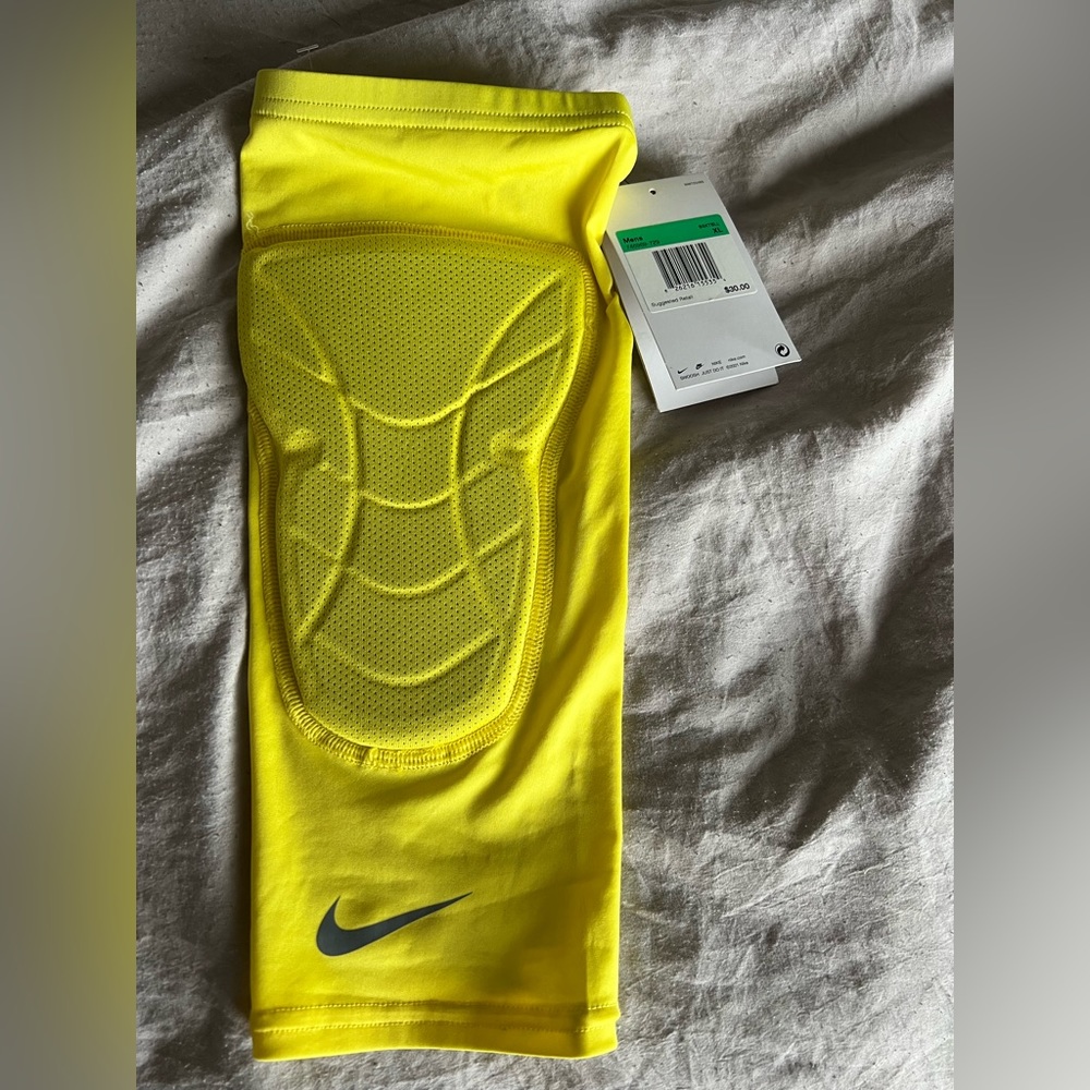 Nike Pro Hyperstrong Padded Knee Sleeve Size XL 746969-729